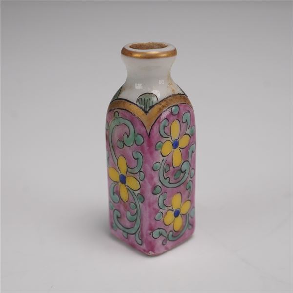 Porcelain Hand Decorated Snuff Bottle