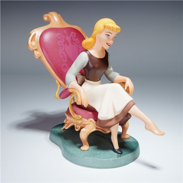 Walt Disney Classics Figurine, Fit For a Princess