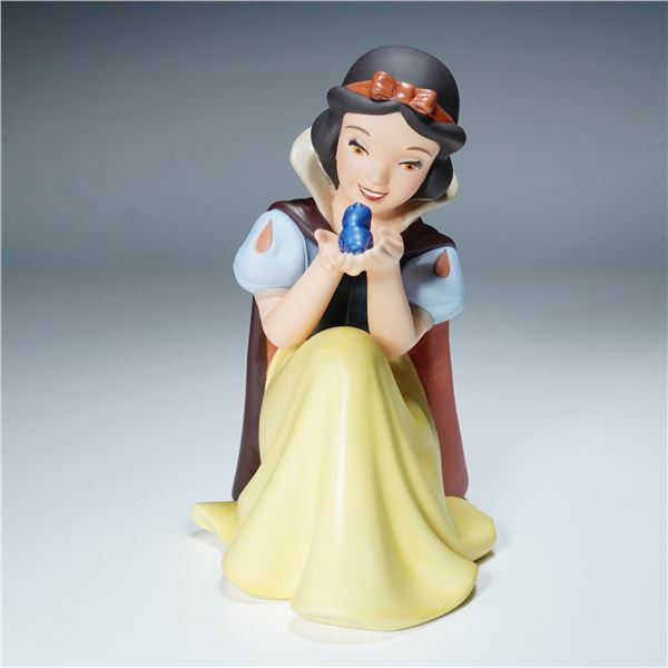 Walt Disney Classics Figurine, Snow White, Won't You Smile for Me