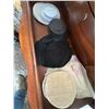Image 3 : Assorted Sets of Table Place Mats, Linens, Plate Separators and Tablecloths