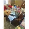 Image 2 : Assorted Lot of Candle and Decorative Items