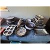 Image 2 : Set of Blue Temptations Old World Oven-Microwave-Dishwasher Safe Cookware