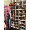 Image 1 : 3 Piece Shoe Storage Rack with 40 Pairs of Women's Shoes