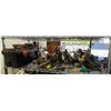 Image 1 : Tool Shelf Lot: Skill Saws, Sanders, Toolbox & Contents and Dewalt Cut Out Tool