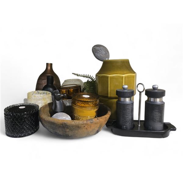 Set Decoration Lot Home Decor: Scented Candles, Peugeot Salt & Pepper, Vases and Decorative Items