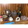 Image 2 : Assorted Elephant Figurines & Small Decor