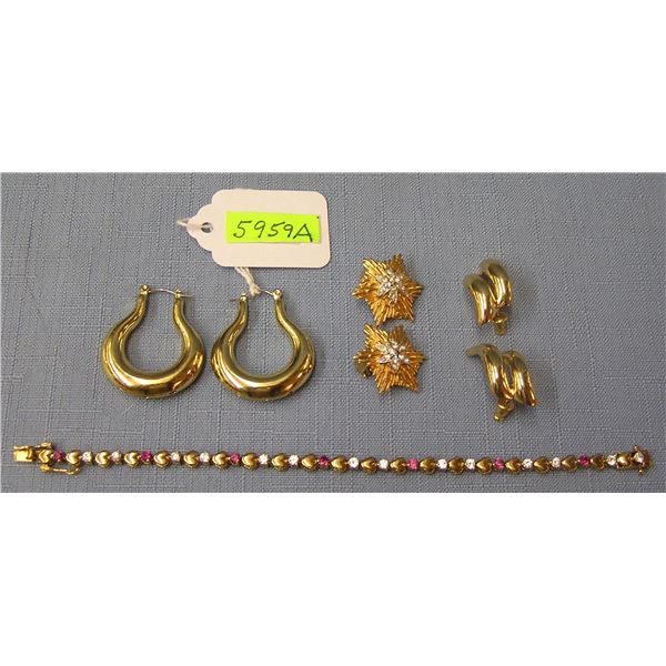 Group of gold plated jewelry pieces