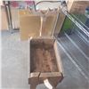 Image 2 : Vintage Outdoor Christmas Reindeer Planter