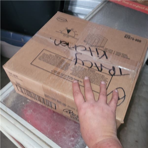 Box w/ Contents - Kitchenwares