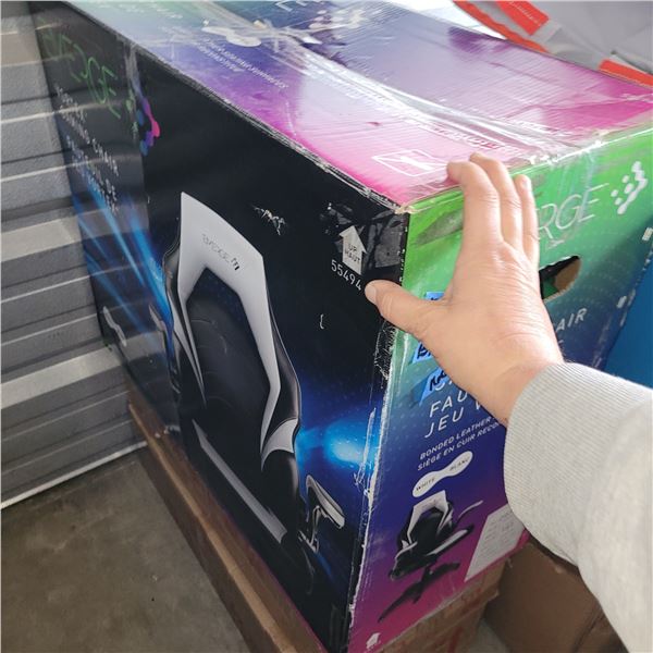 Box w/ Contents - Carpets, Crows, Auto Care,, Chime, Waste Basket +