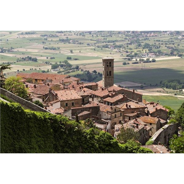 Ferrari Dream Drive with Tuscan Wine & Culinary Delights For 2 people