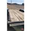 Image 8 : FLATDECK TRAILER : 2001 Triton 18' Utility Tilt Deck