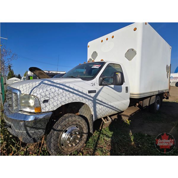 TRUCK : 2002 Ford F450 XLT Super Duty : 12ft Van Body