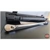 Image 2 : GEARWRENCH 1/2" Drive Micrometer Torque Wrench with Case (30-250 FT-LB) (Case Measures: 2-1/2"H x 26