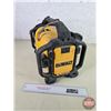 Image 8 : DEWALT Job Site Radio (No Battery) (Can be Corded or Cordless) (Measures: 11-1/2"H x 16"W x 10"D)