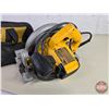 Image 3 : DEWALT Circular Saw (7-1/4") (with Tool Bag)