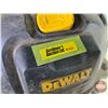 Image 7 : DEWALT 6 Gallon Wet/Dry Vac (23"H)