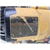 Image 8 : DEWALT 12" Compound Sliding Mitre Saw (17"H x 25"W x 24"D)