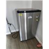 Image 1 : Igloo Mini Fridge : Model FR465I-B : 110W