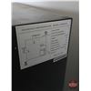 Image 8 : Igloo Mini Fridge : Model FR465I-B : 110W