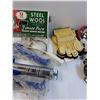 Image 3 : Lot: Steel Wool, Caulking Guns, Grease Gun, Work Gloves, Misc