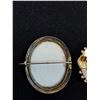 Image 4 : (2) Vintage Brooches: Cameo & Victorian Style