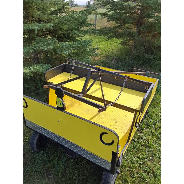 Horse-Drawn Wagon - 5.5' x 3.5'