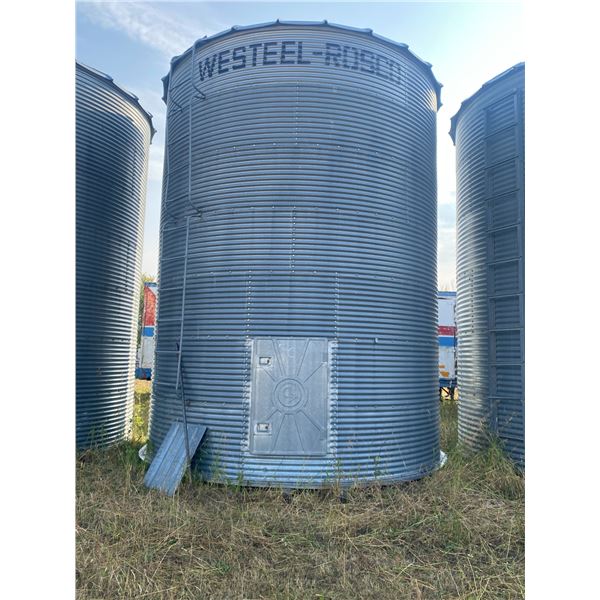 Westeel Rosco, 7-ring, 2350 Bu, wood floor, the floors are in fair to good condition.