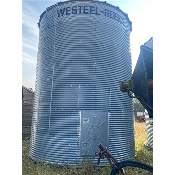 Westeel Rosco, 7-ring, 2350 Bu, wood floor, the floors are in fair to good condition.