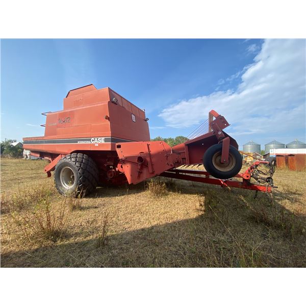 Case IH 1682 axial flow Combine, 1000 PTO, SN. 007009, elec. Reverser, ext. auger, wide pick up, sto