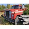 Image 2 : 1974 IH Freestar 2010 tandem axle, 478 V8, 5&4 transmission, no brakes, approx. 2000-gal water tank,