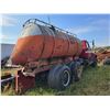 Image 6 : 1974 IH Freestar 2010 tandem axle, 478 V8, 5&4 transmission, no brakes, approx. 2000-gal water tank,