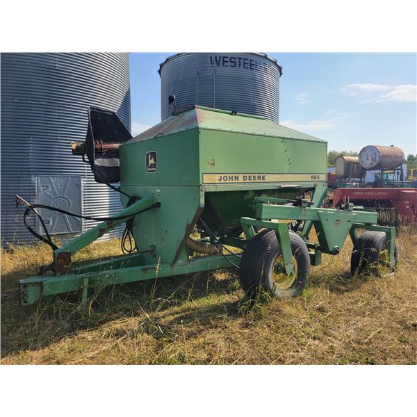 JD 665 Air seeder tank, sold as is