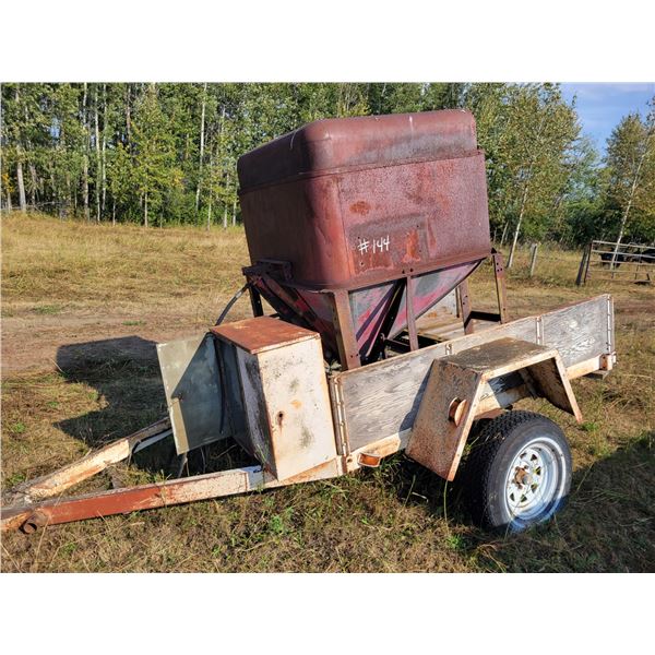 Cattle grain feeding hopper c/w hyd. & trailer