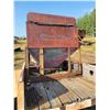 Image 8 : Cattle grain feeding hopper c/w hyd. & trailer