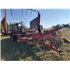 Image 2 : New Holland 1044 pull type Bale Wagon, 120 bale capacity, needs some welding repairs to rolling rack