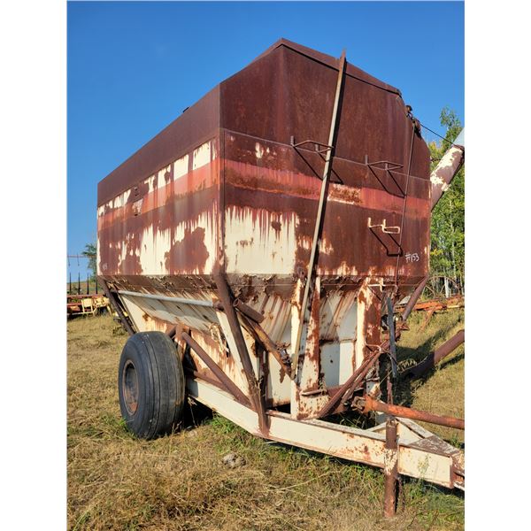 BJM Grain cart, 600 Bu capacity, 540 PTO, steel all weather cover, winch fold auger, approx. 13 ft c