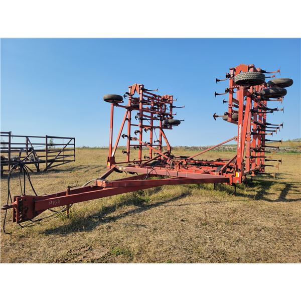 IH 4700 Vibra tiller, approx. 48 ft, 7 inch spacing