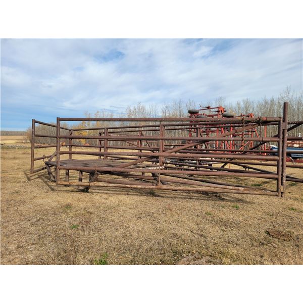 Heavy duty skidded self supporting coral panel, approx. 32 ft main panel & 16 ft gate on each end, 6