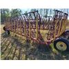 Image 4 : Farm King 50 ft harrow bar, 42 inch harrows, hyd. Lift, good condition