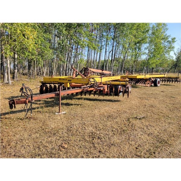 Wilbeck (same as Stieger) twin offset disc, 2- 14 ft units, 28 ft total. 21 22-inch blades, 9-inch s