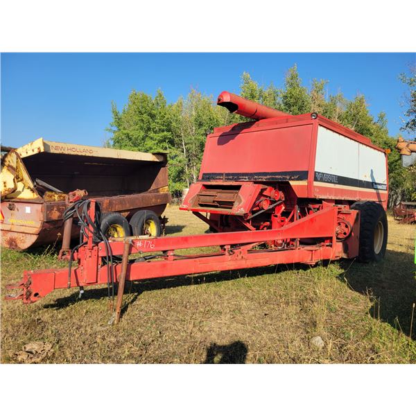 Versatile Combine, trans axial 2000, incomplete parts machine, c/w parts