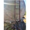 Image 8 : Fruehauf tank trailer, tank measures approx. 18 ft long x 8 ft wide x 7 ft high, 11x22.5 tires