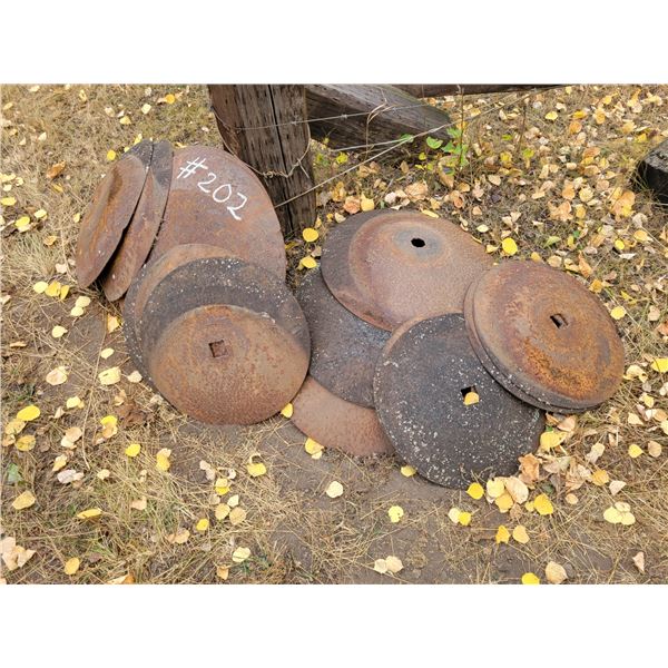 Qty of assorted disc blades, approx. 24 inches to 18 inches