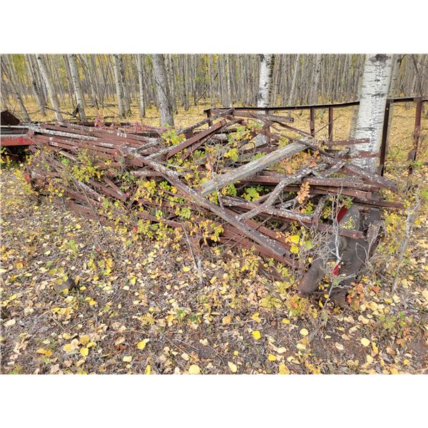 Qty of metal packing crates, disassembled