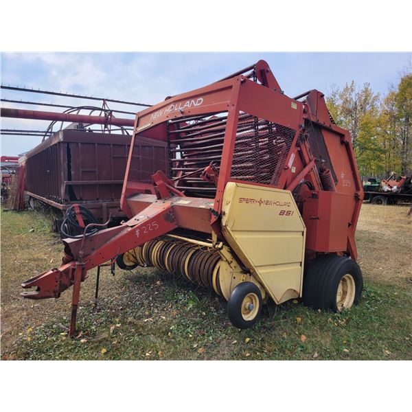 New Holland 851 round baler, sold for parts