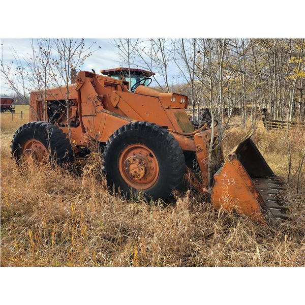 Lorain Thew wheel loader, 6 cyl. Gas, 4 spd Allison power shift, 8 ft digging bucket with approx. 2