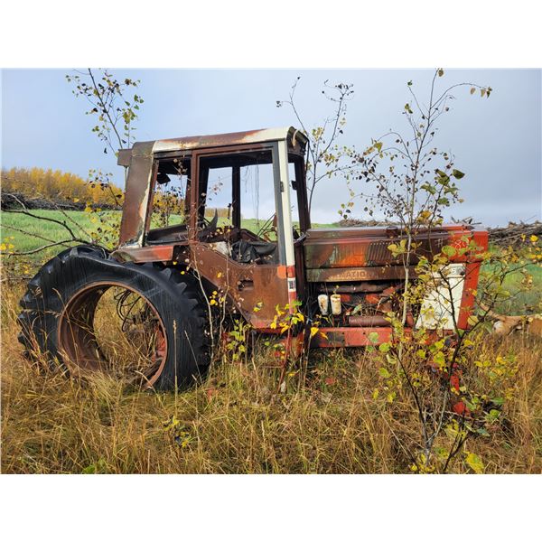 IH 986 Tractor, PTO, , has fire damage, mostly complete, sold for parts