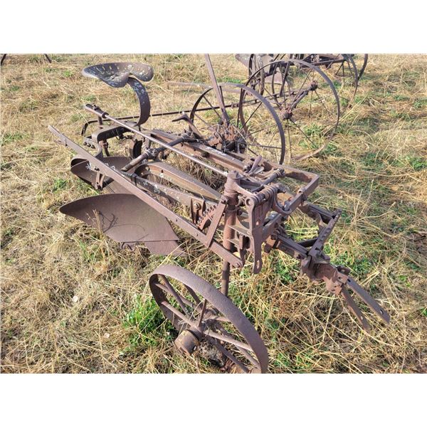 JD horse-drawn 2 btm plow