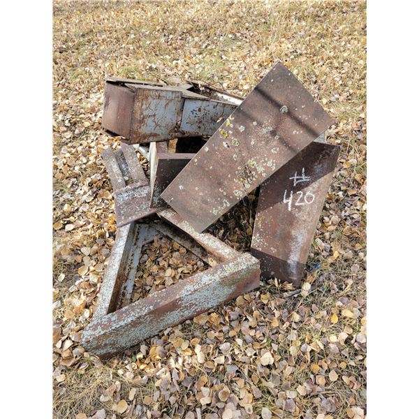 Qty of heavy metal stands, approx. 42 inch tall